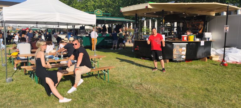 Schwenkbarten Food Truck Event